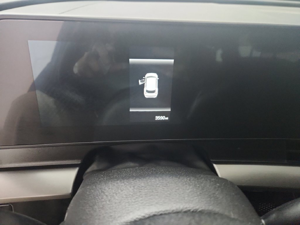 Used 2025 Kia Sportage EX FWD image 21