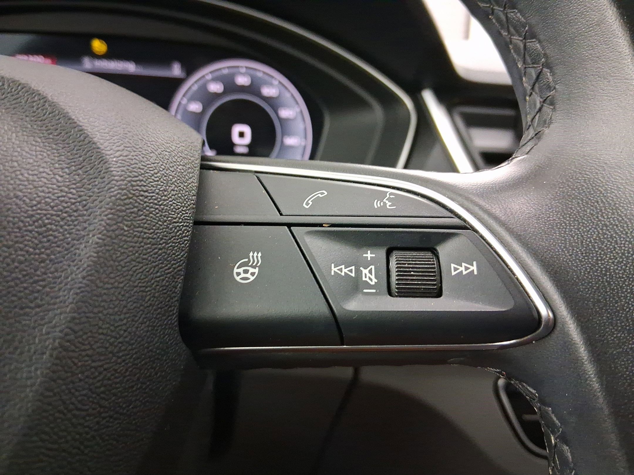 Used 2022 Audi Q5 e Premium w/ Convenience Package image 21