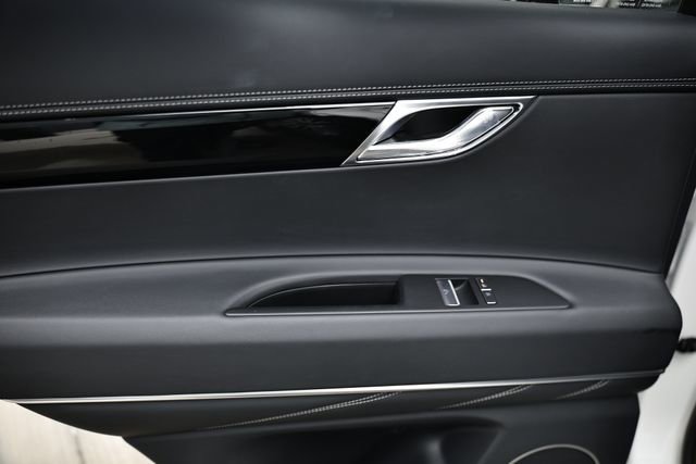 Certified 2025 Genesis GV80 2.5T Standard image 22