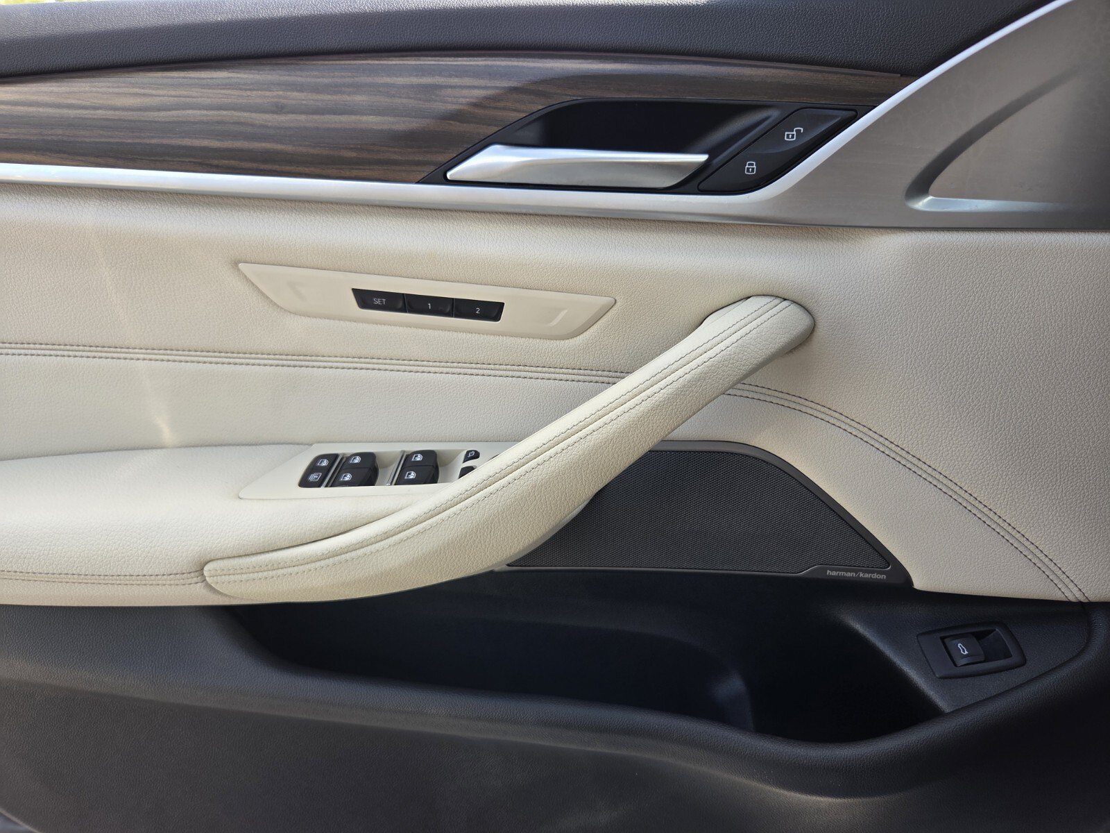 Used 2023 BMW 530i w/ Executive Package RWD image 21