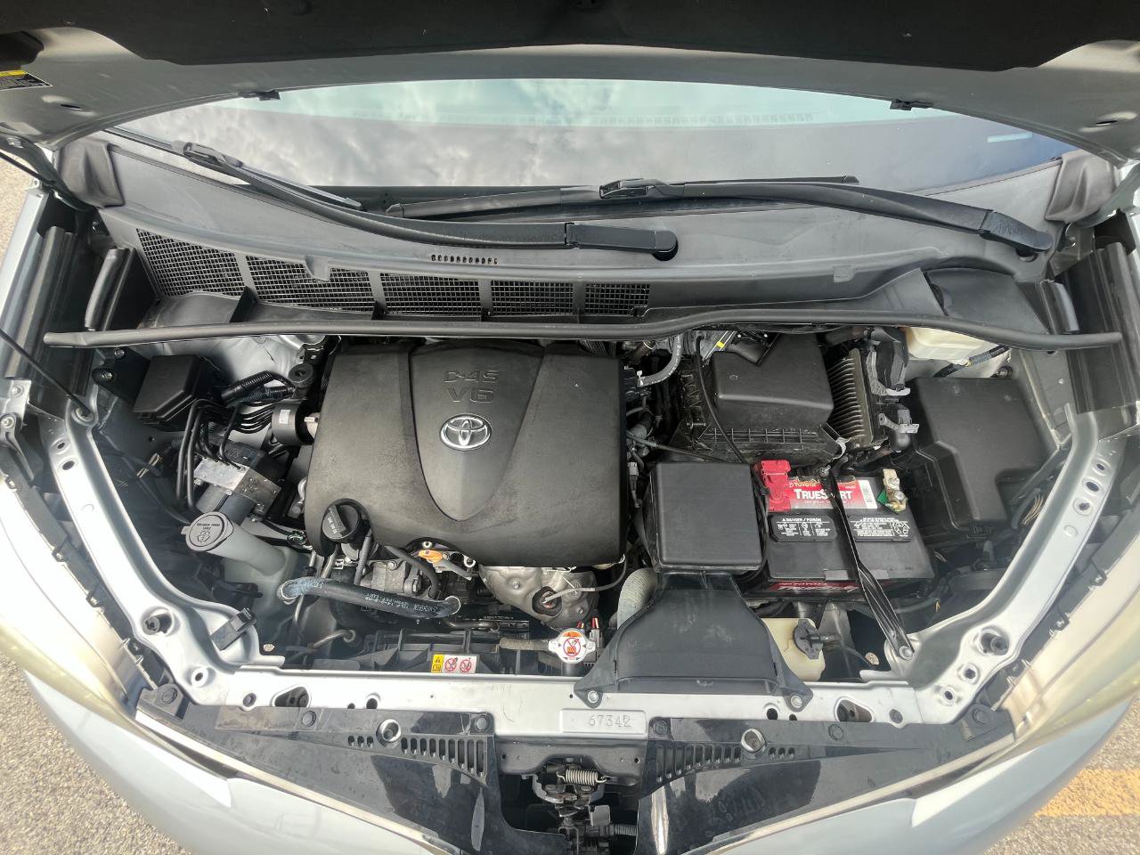 Used 2019 Toyota Sienna SE w/ SE Preferred Package FWD image 42