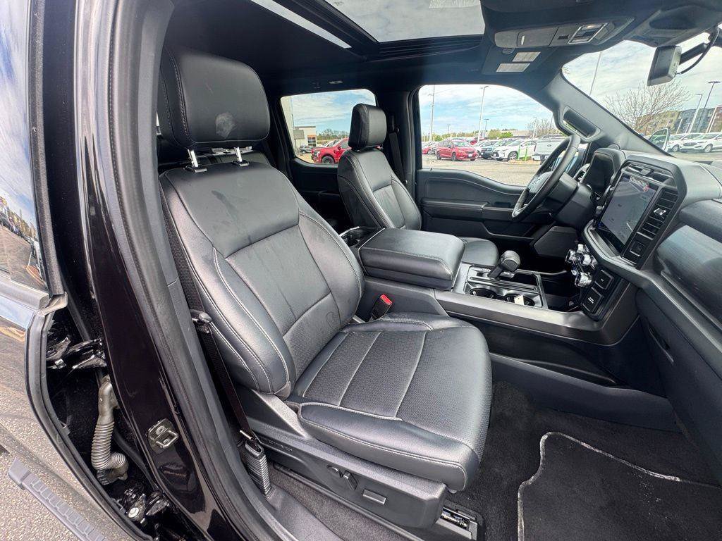 Used 2025 Ford F150 Lariat AWD/4WD image 39