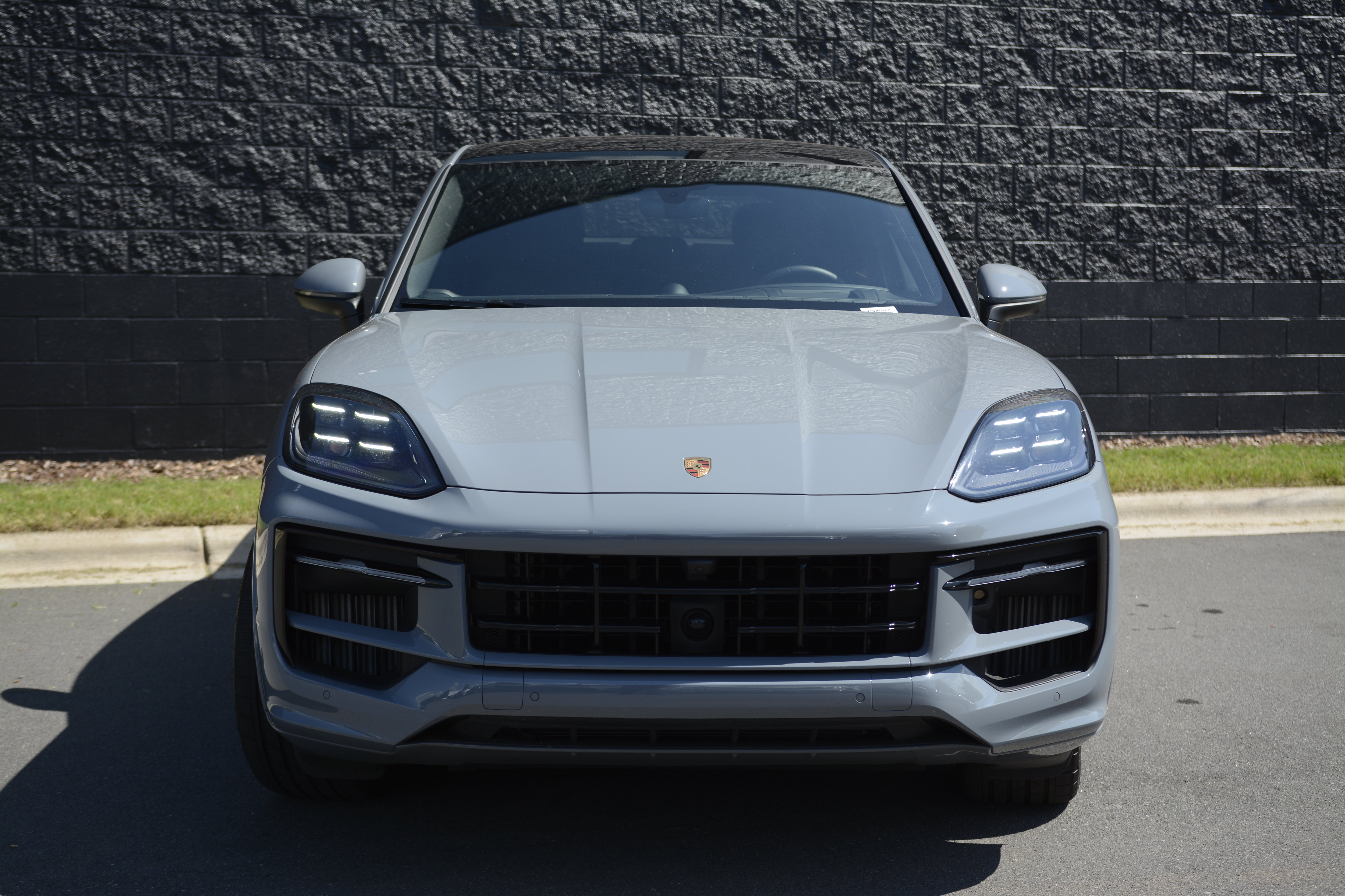 Certified 2025 Porsche Cayenne S AWD/4WD image 10