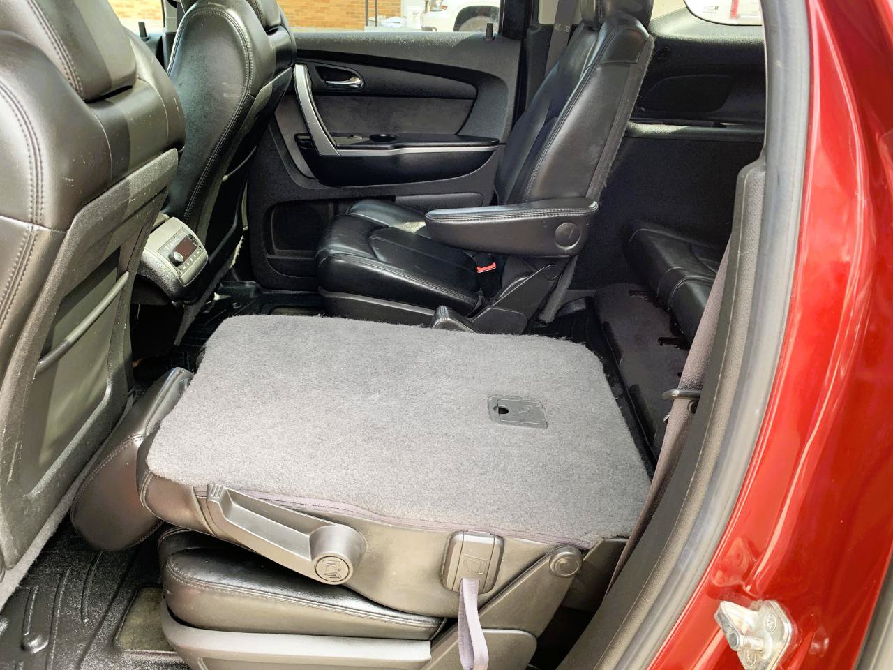 Used 2011 GMC Acadia SLT FWD image 31