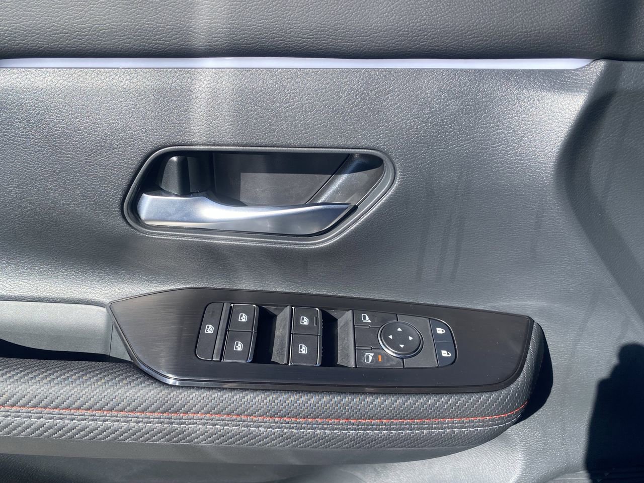 New 2026 Nissan Kicks SR w/ SR Premium Package FWD image 23