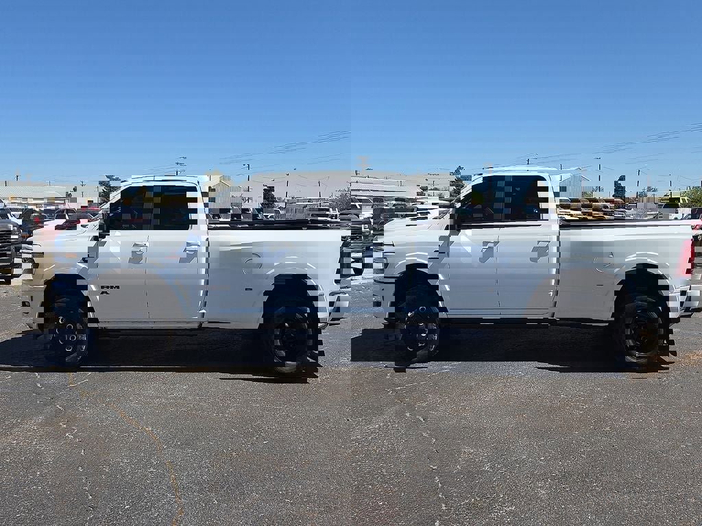 Used 2025 RAM 3500 Limited image 2