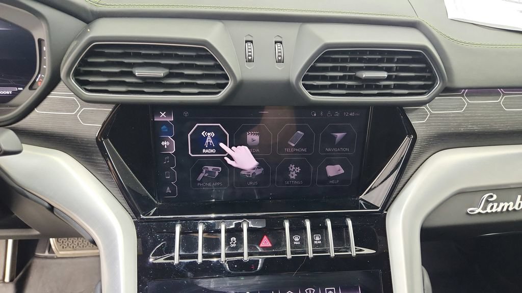 Used 2020 Lamborghini Urus AWD/4WD image 33