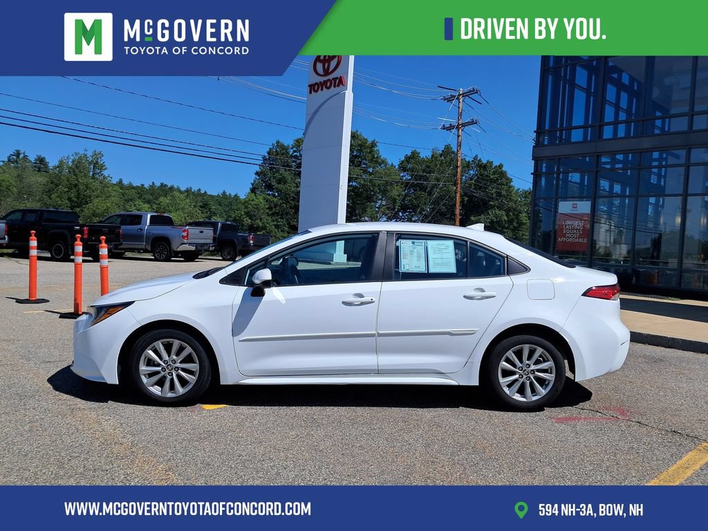 Used 2024 Toyota Corolla LE w/ LE Convenience Package FWD image 2
