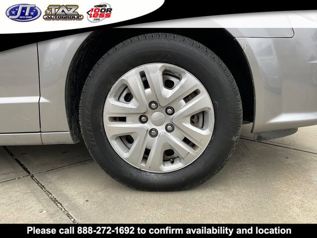 Used 2018 Dodge Grand Caravan SE w/ UConnect Hands-Free Group image 9