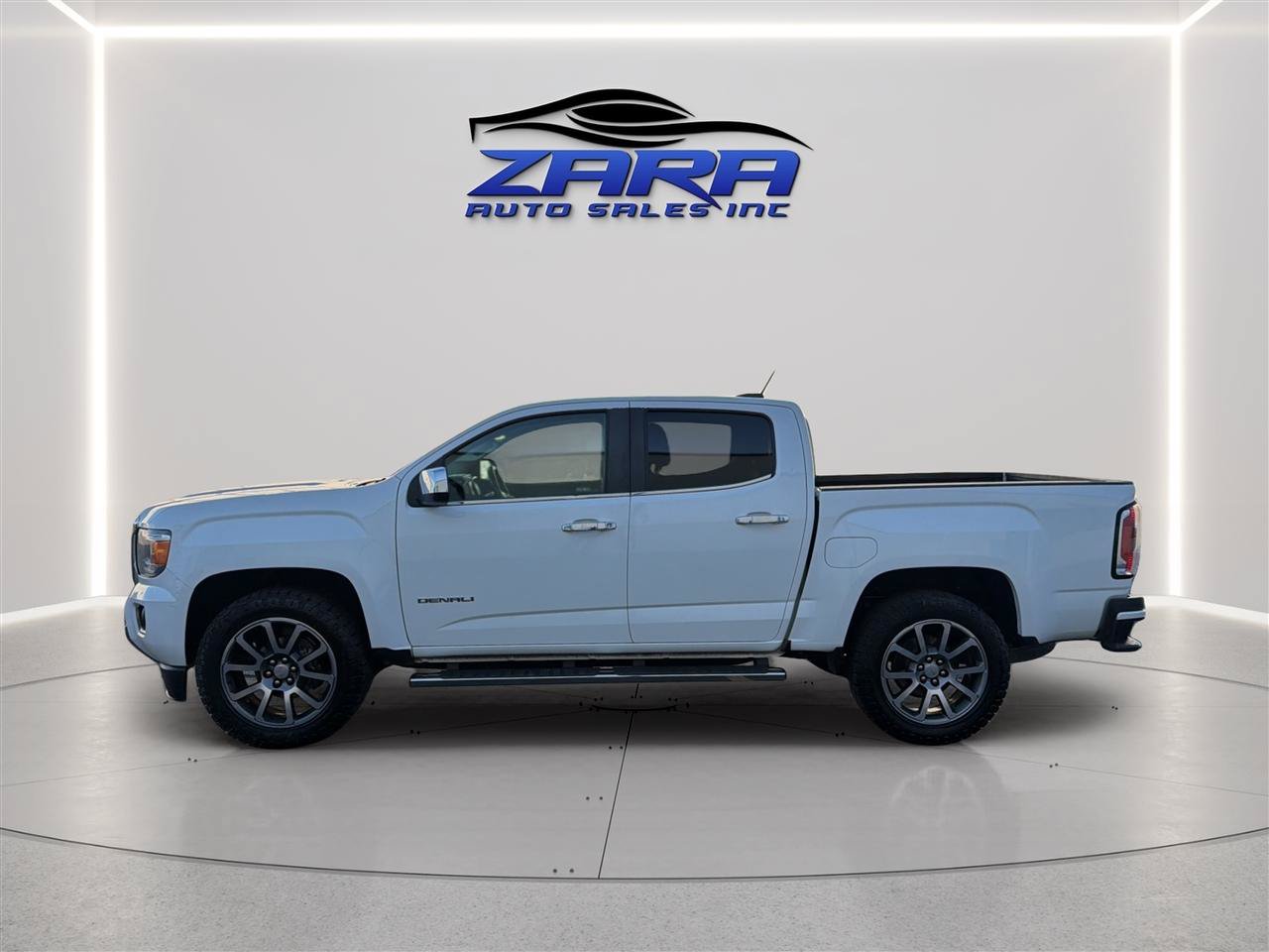Used 2017 GMC Canyon Denali AWD/4WD image 4
