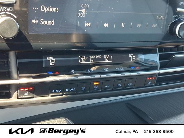 Used 2023 Toyota Sienna XSE AWD/4WD image 19