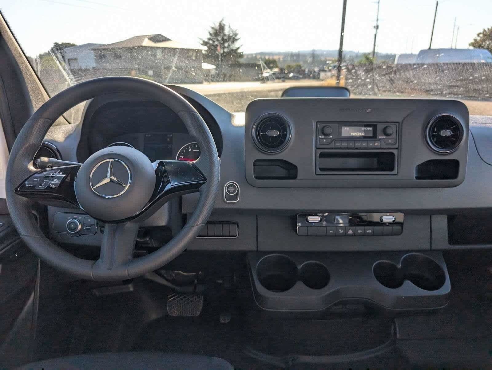 Used 2024 Mercedes-Benz Sprinter 3500 image 17