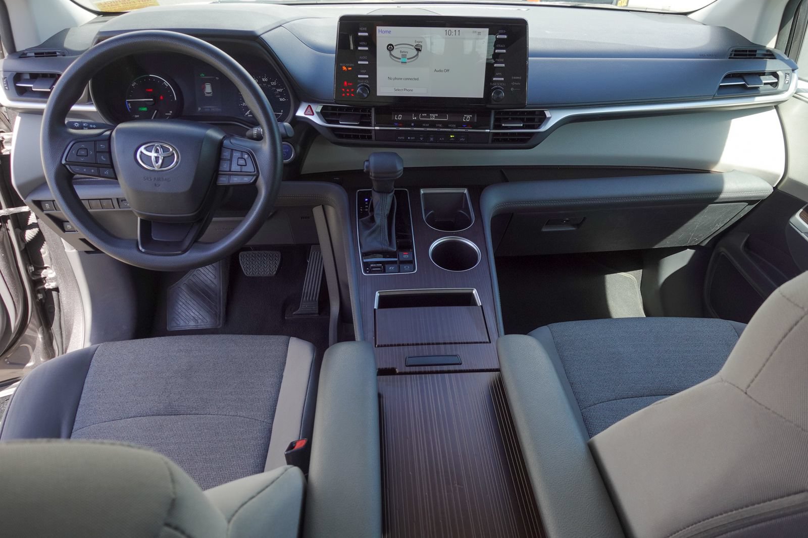 Used 2024 Toyota Sienna LE AWD/4WD image 10