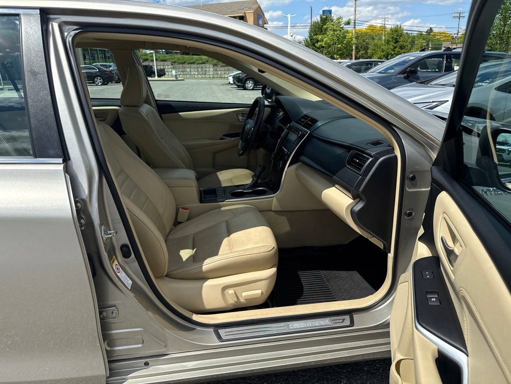 Used 2015 Toyota Camry XLE w/ Moonroof Package FWD image 7