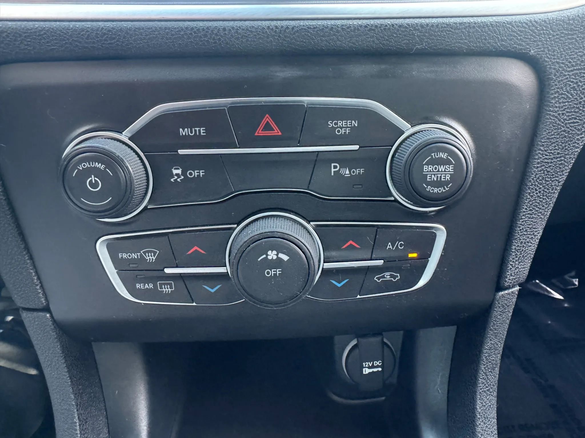 Used 2022 Dodge Charger SXT image 23