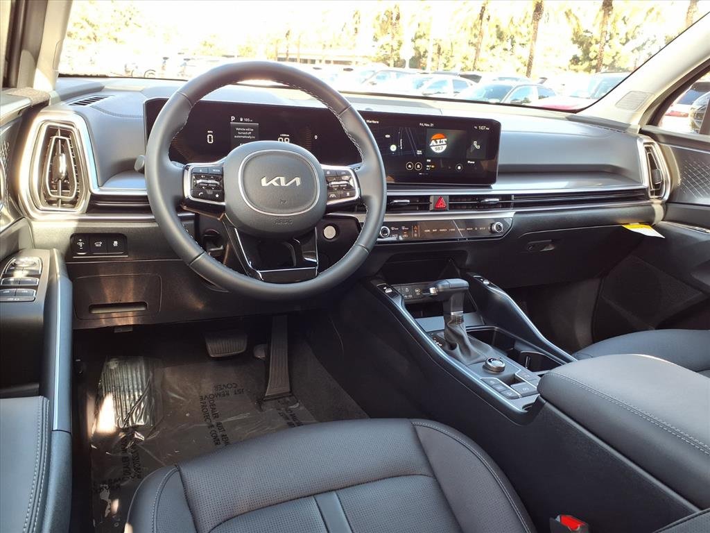 Used 2025 Kia Sorento EX w/ Panoramic Sunroof Package image 40