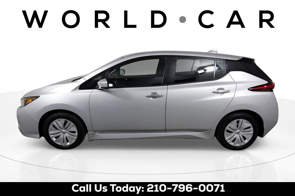 Used 2025 Nissan Leaf S image 4