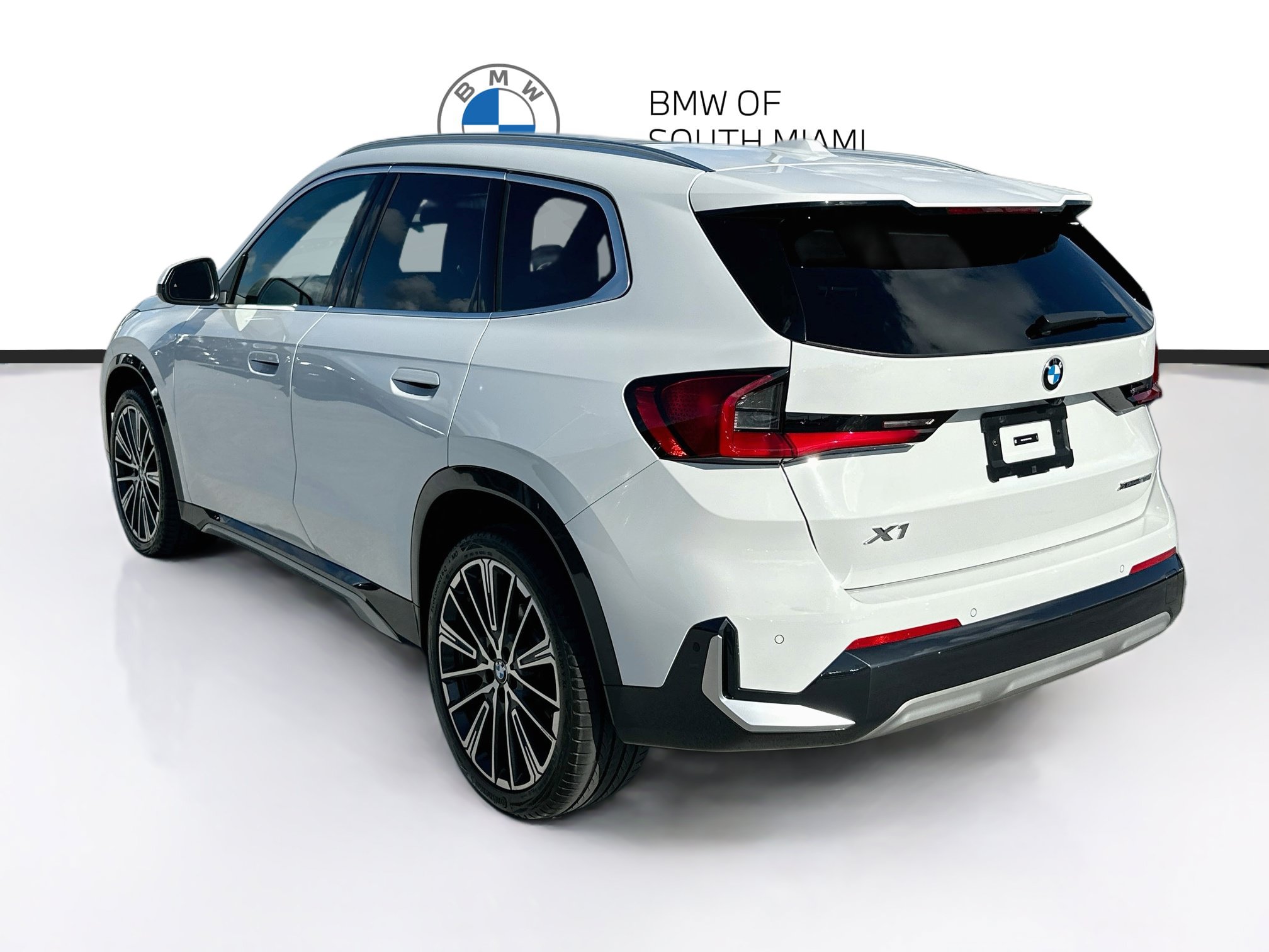Certified 2025 BMW X1 xDrive28i w/ Convenience Package AWD/4WD image 5