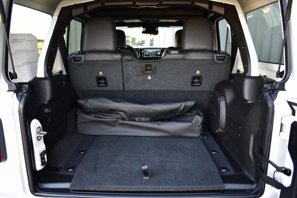 New 2025 Jeep Wrangler Sahara image 25