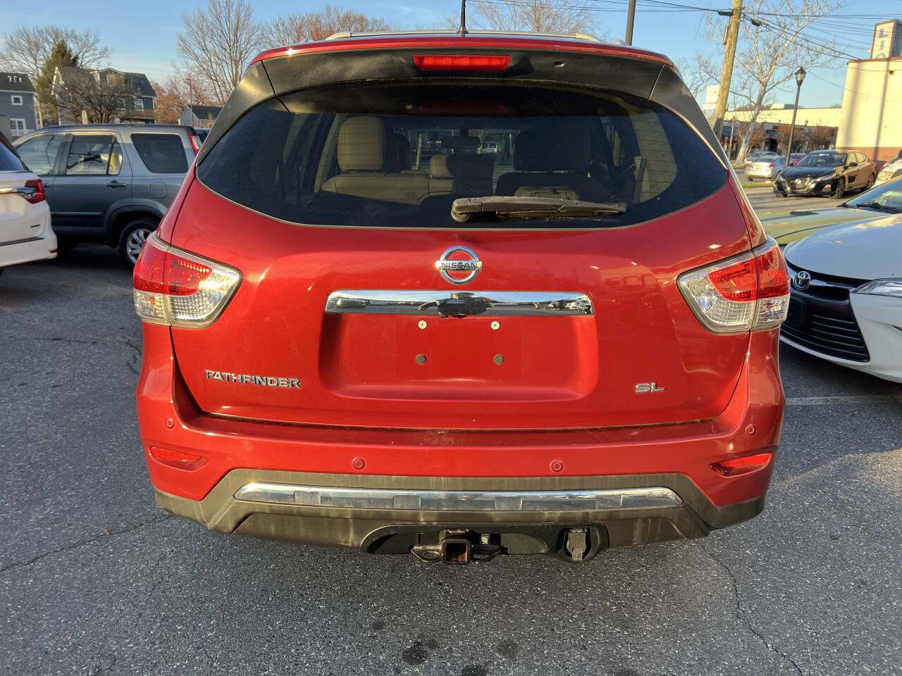 Used 2014 Nissan Pathfinder SL w/ SL Premium Package FWD image 5