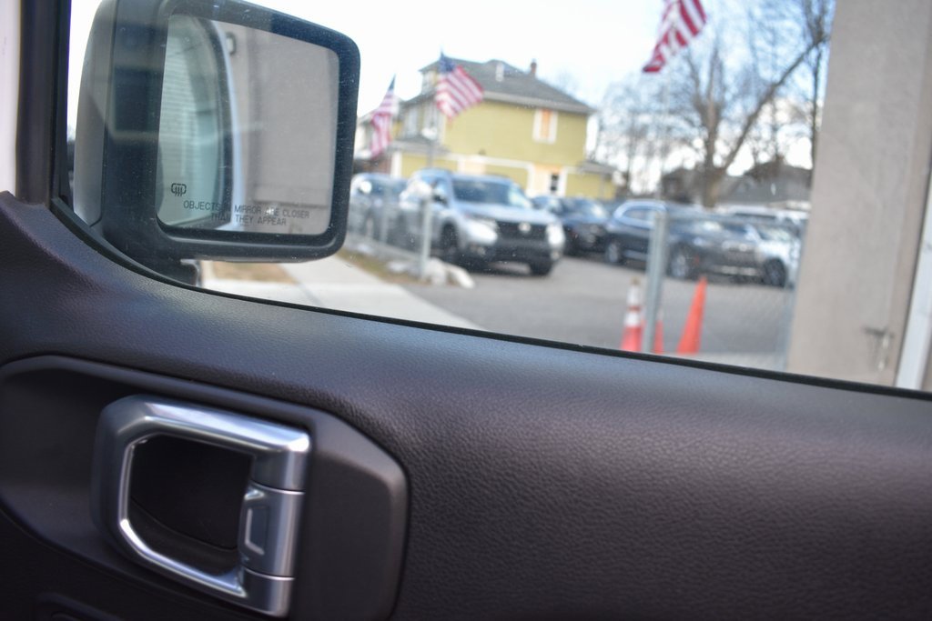 Used 2025 Jeep Wrangler Sport S image 21