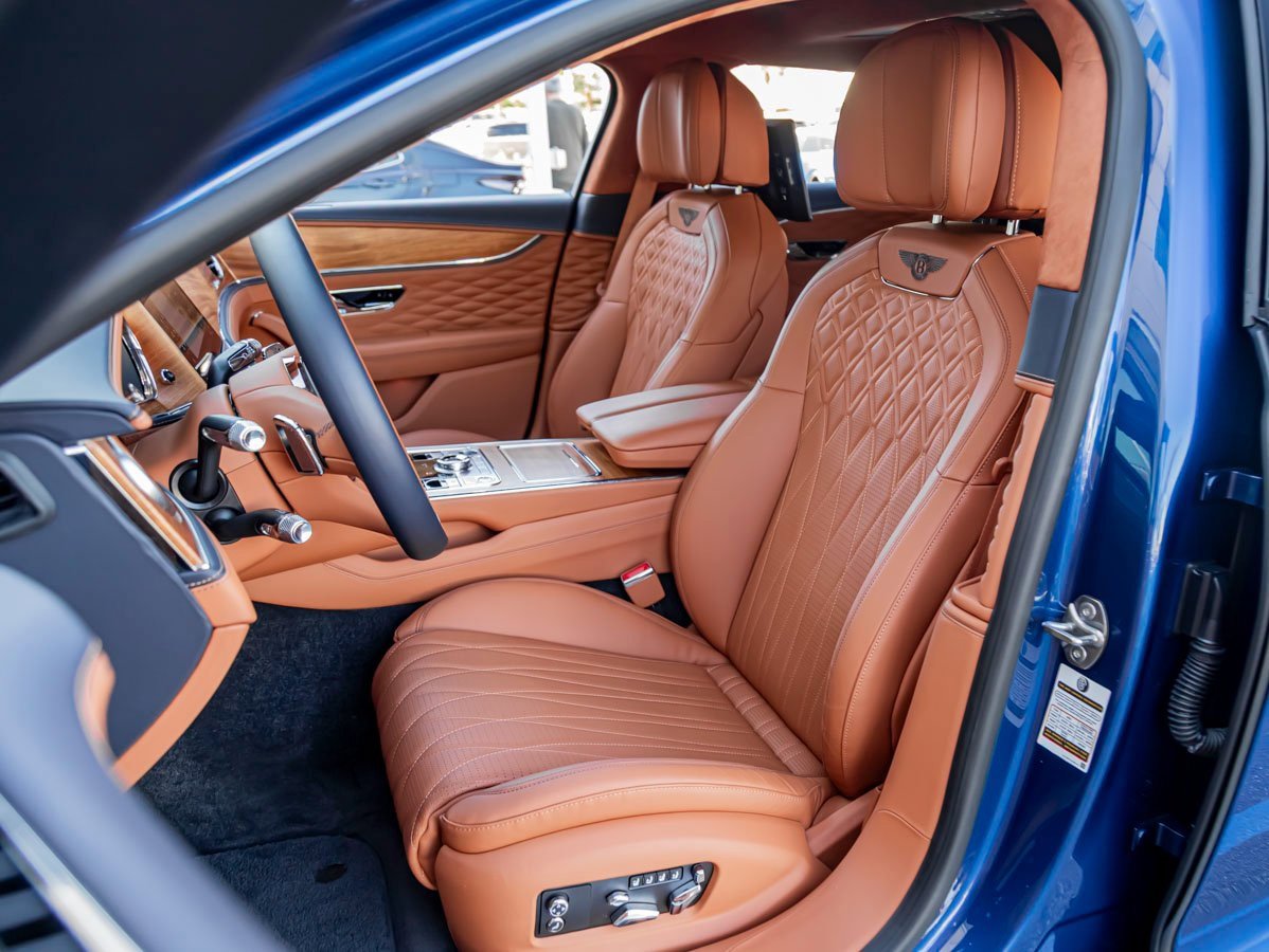 Certified 2023 Bentley Flying Spur V8 image 16