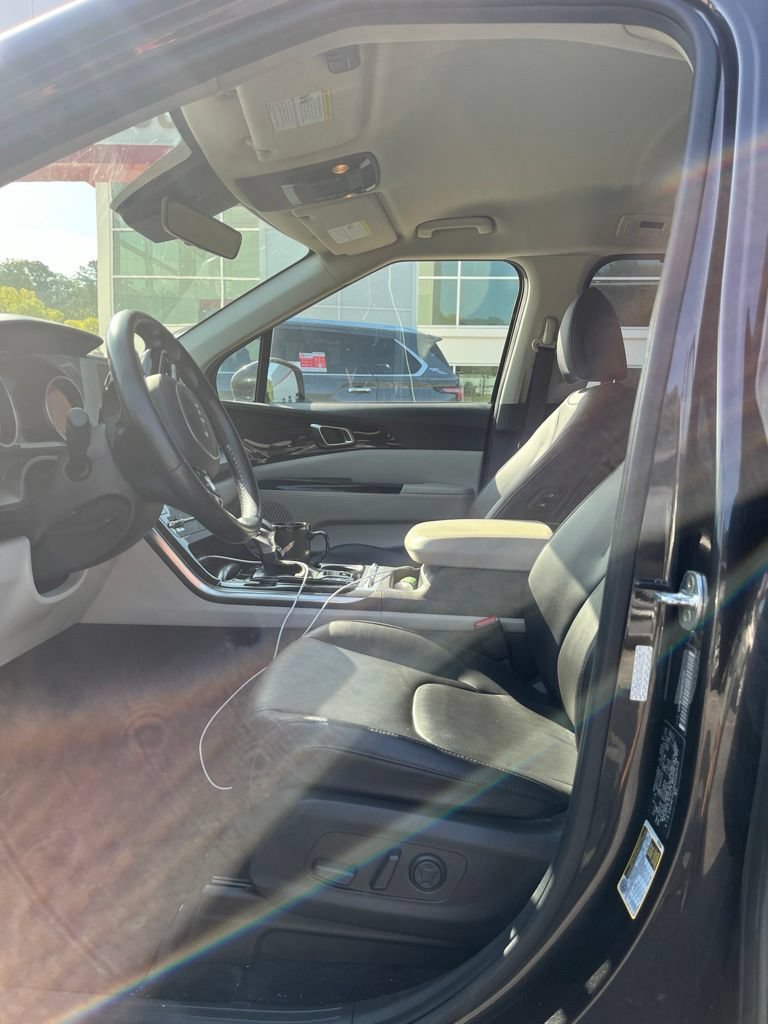 Used 2022 Kia Carnival SX FWD image 3