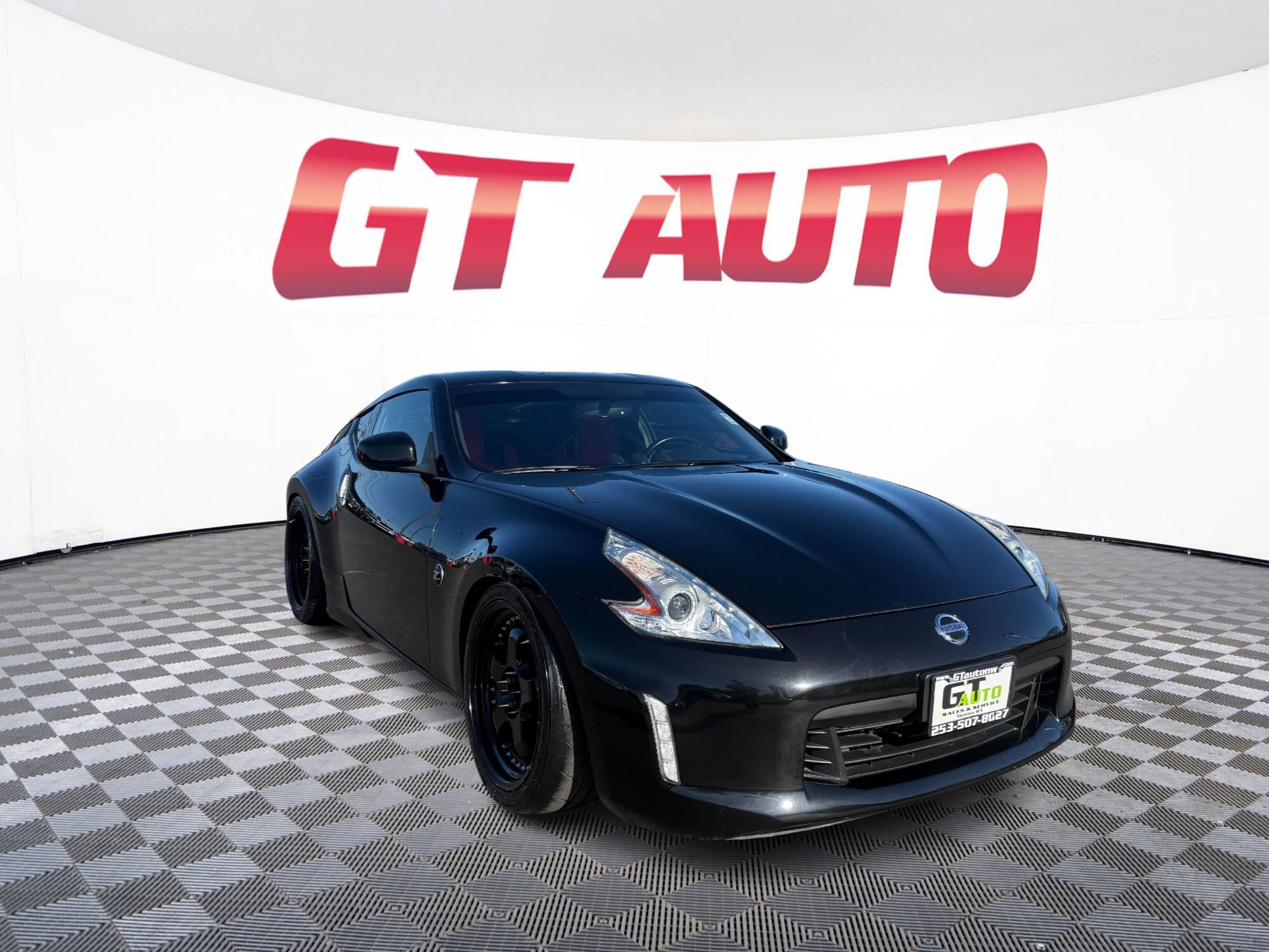 Used 2020 Nissan 370Z w/ Sport Package image 1