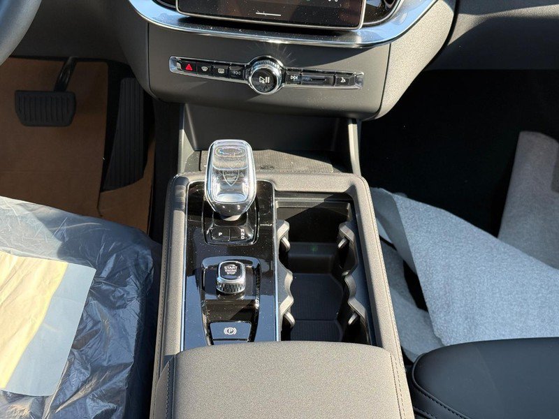 New 2026 Volvo XC90 T8 Plus w/ Protection Package Premier AWD/4WD image 10