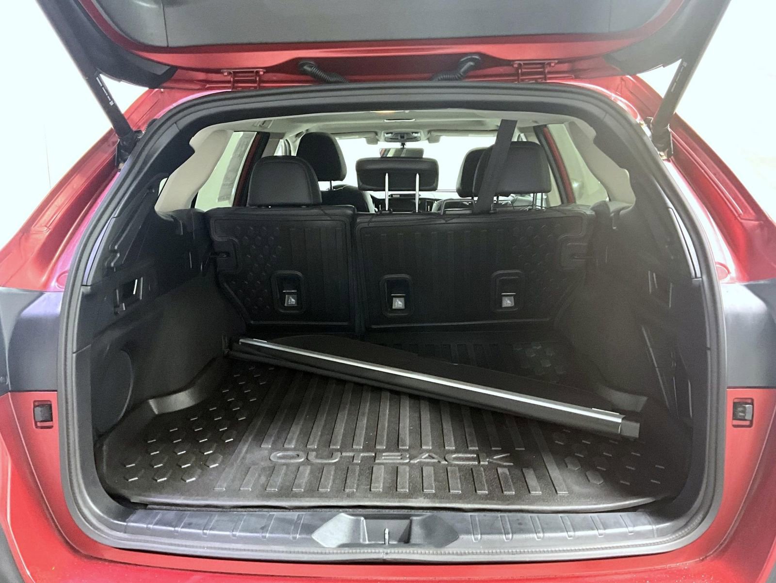 Used 2022 Subaru Outback Limited image 9