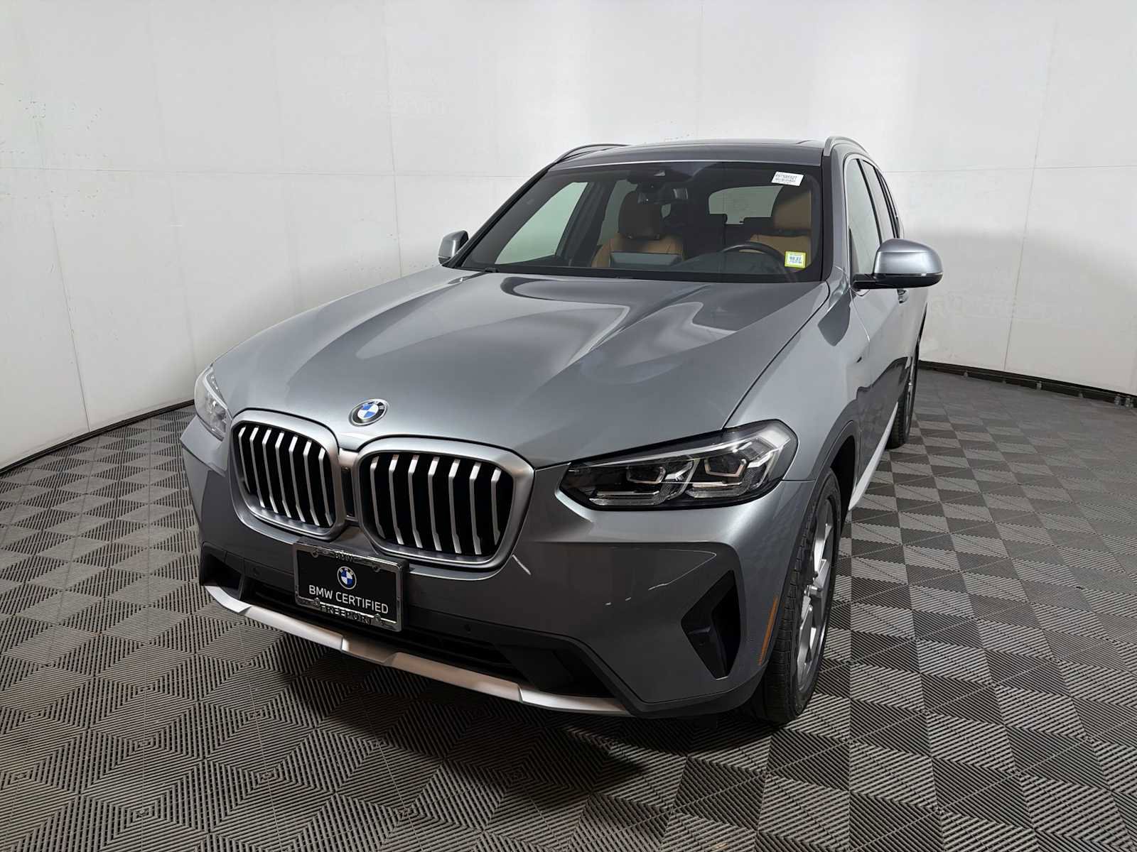 Certified 2024 BMW X3 xDrive30i w/ Premium Package image 3