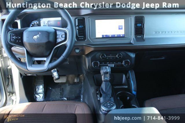 Used 2023 Ford Bronco Outer Banks image 10