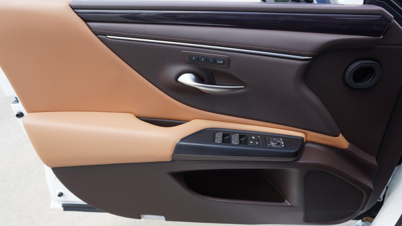 Certified 2021 Lexus ES 350 w/ Premium Package FWD image 21