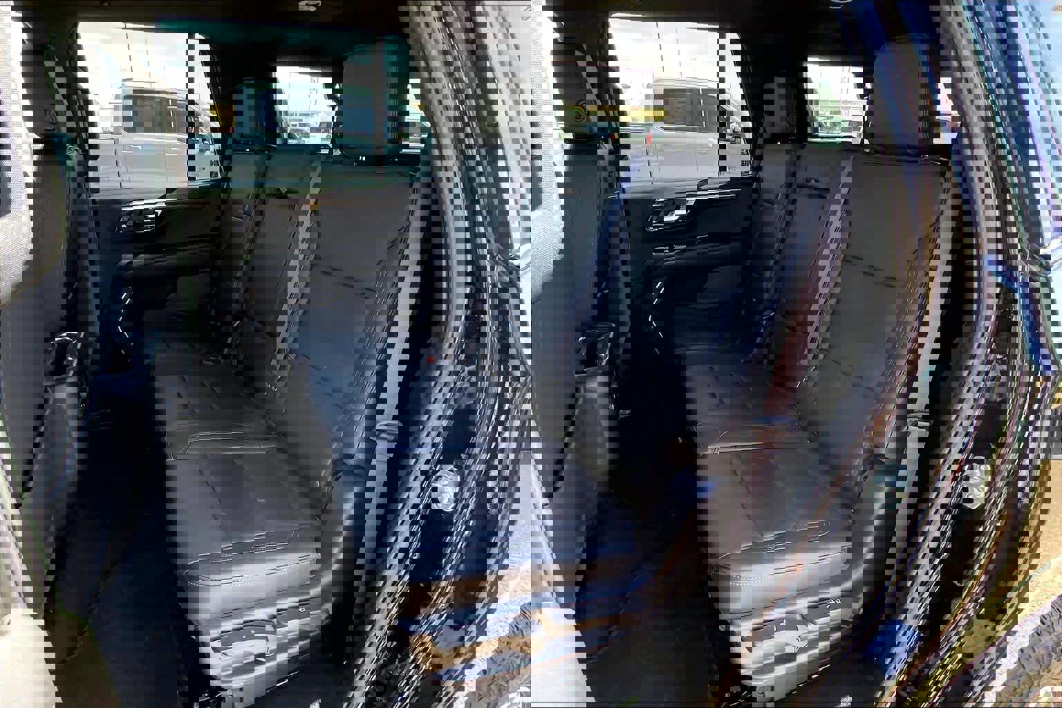 Used 2025 Chevrolet Tahoe Z71 image 21