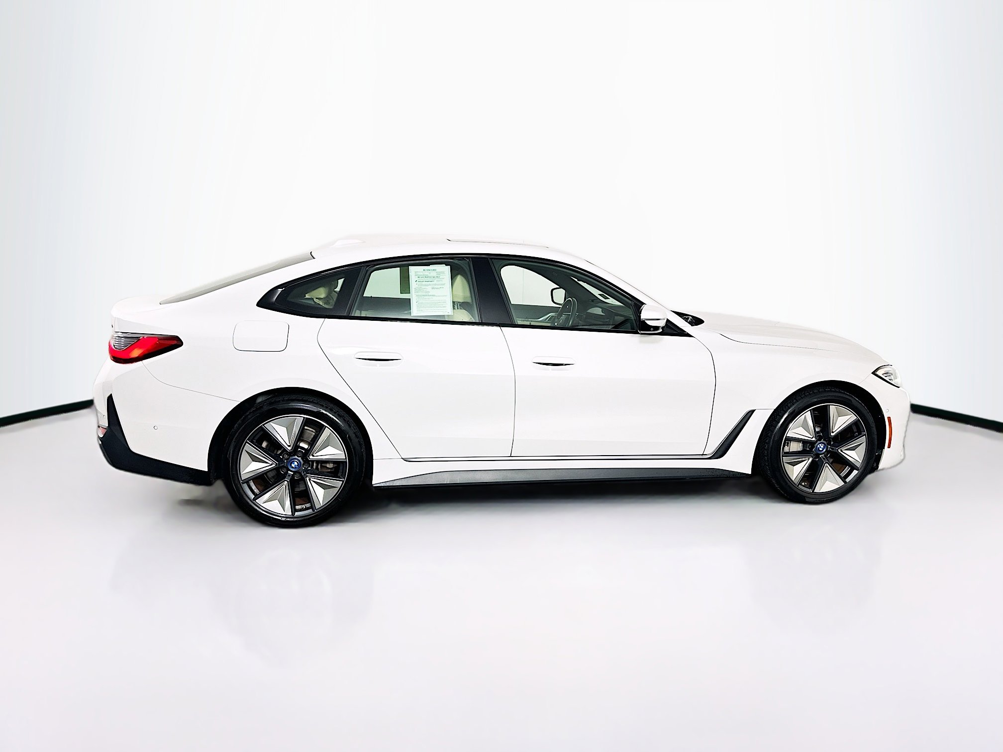 Used 2023 BMW i4 eDrive35 w/ Premium Package image 10