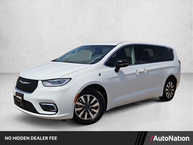 Used 2024 Chrysler Pacifica Limited