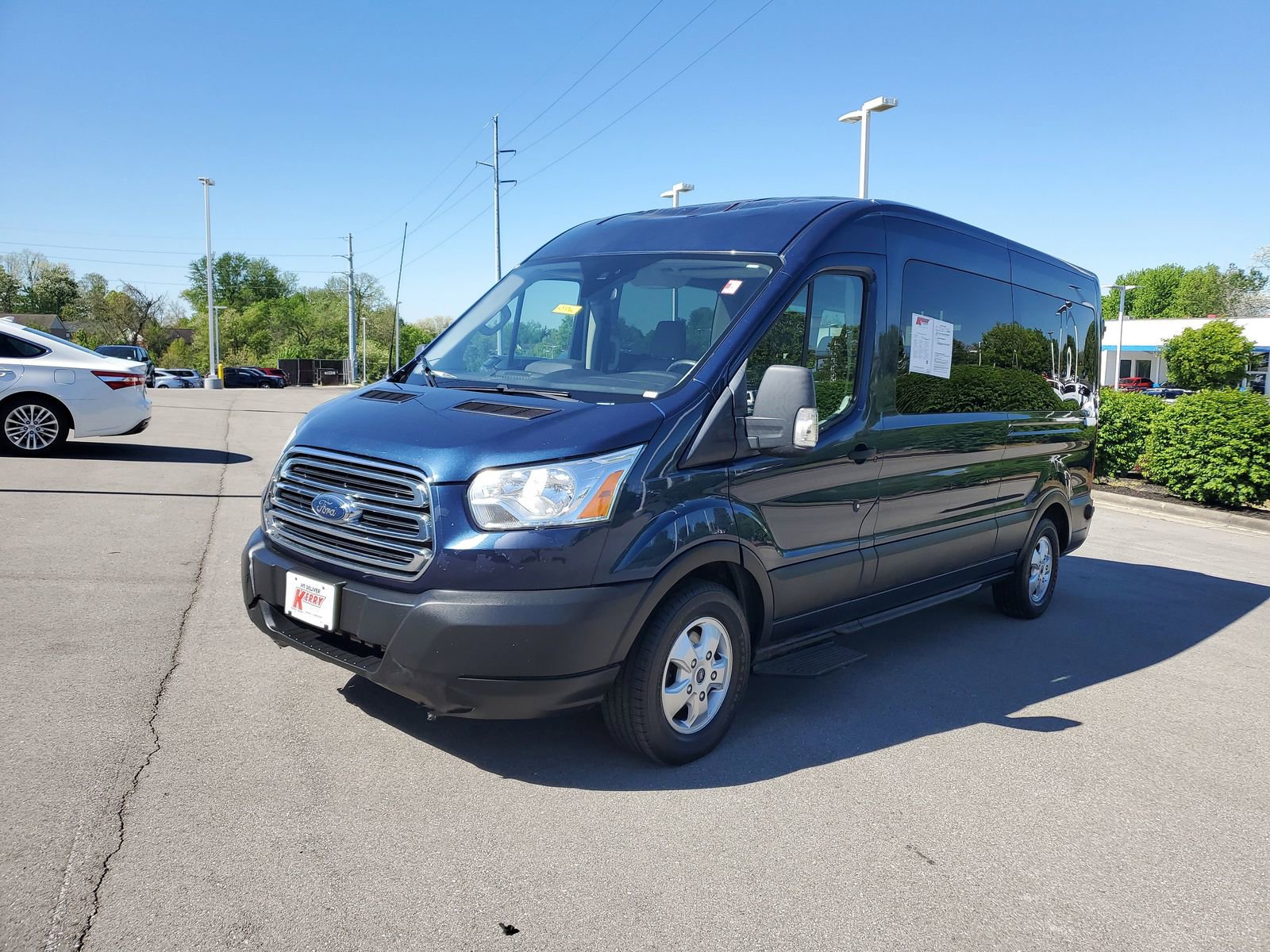 Used 2019 Ford Transit 350 XLT RWD image 2