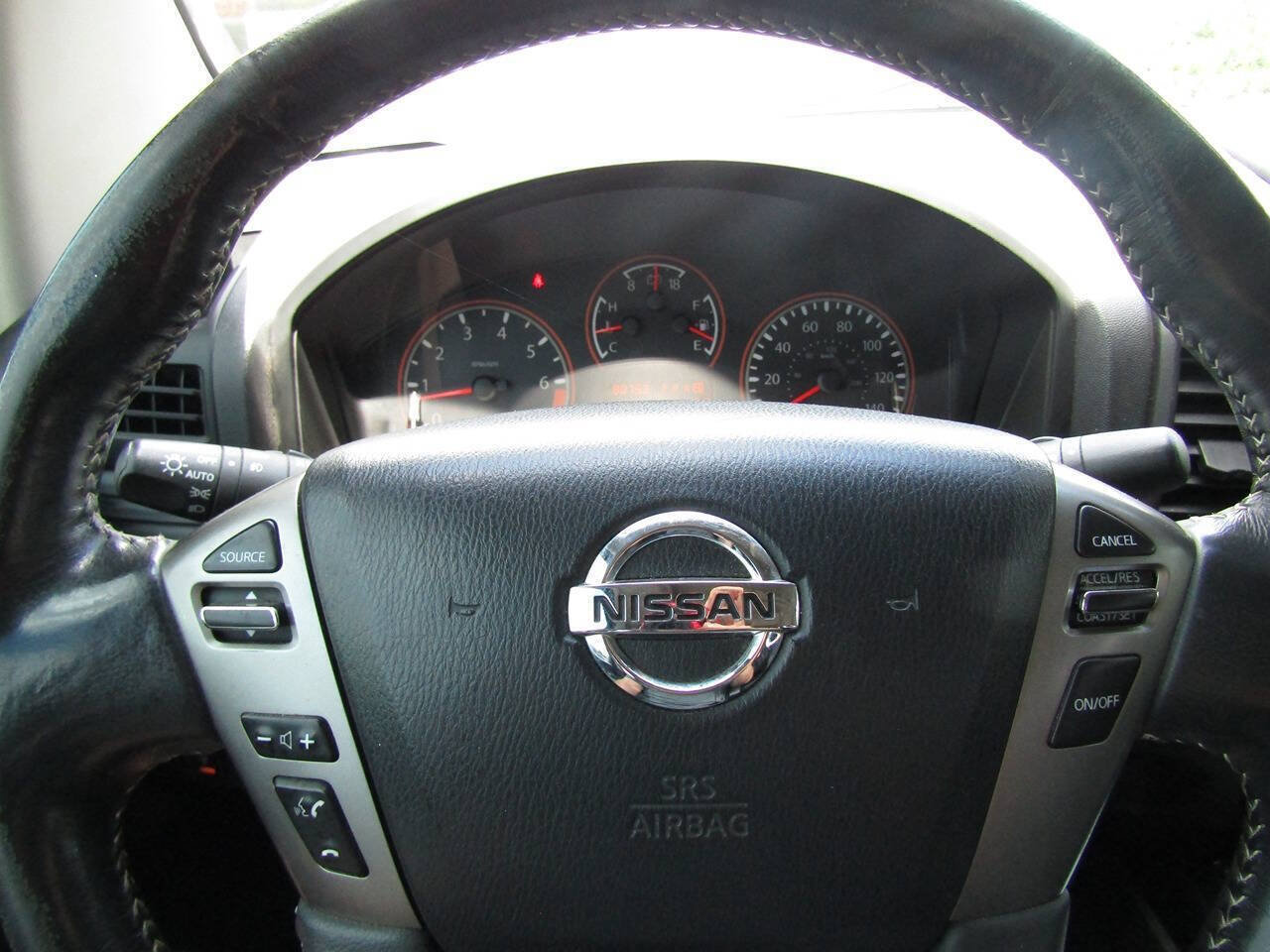 Used 2014 Nissan Titan PRO-4X AWD/4WD image 12
