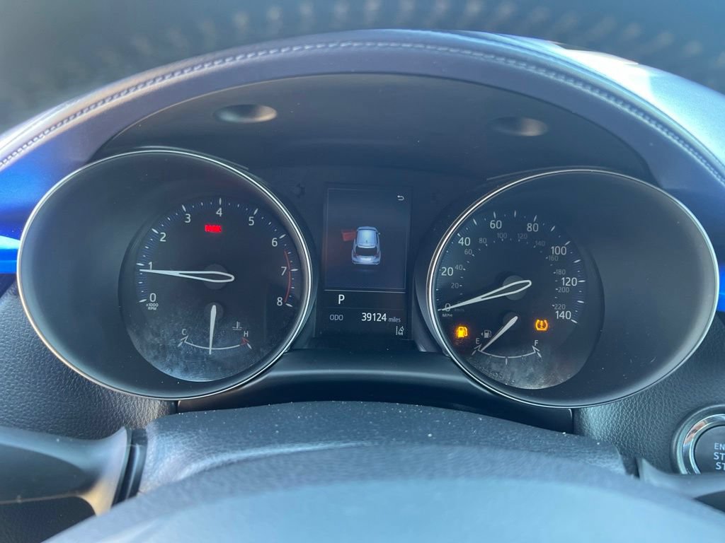 Used 2022 Toyota C-HR XLE FWD image 3