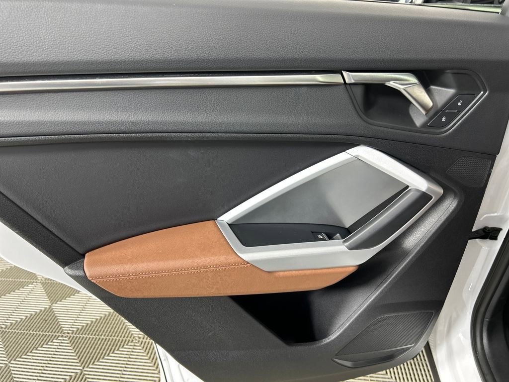 Used 2025 Audi Q3 2.0T Premium image 15