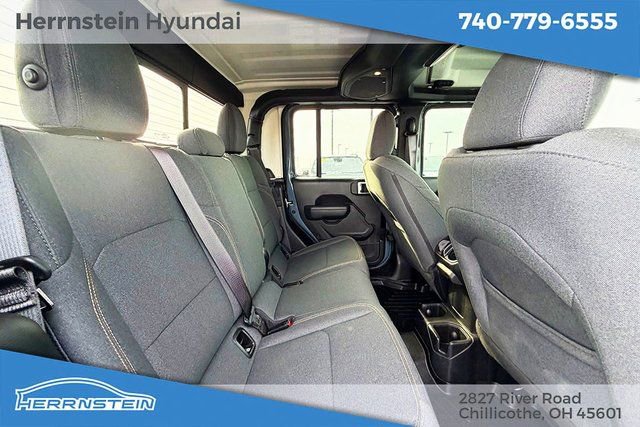 Used 2025 Jeep Gladiator Nighthawk image 24