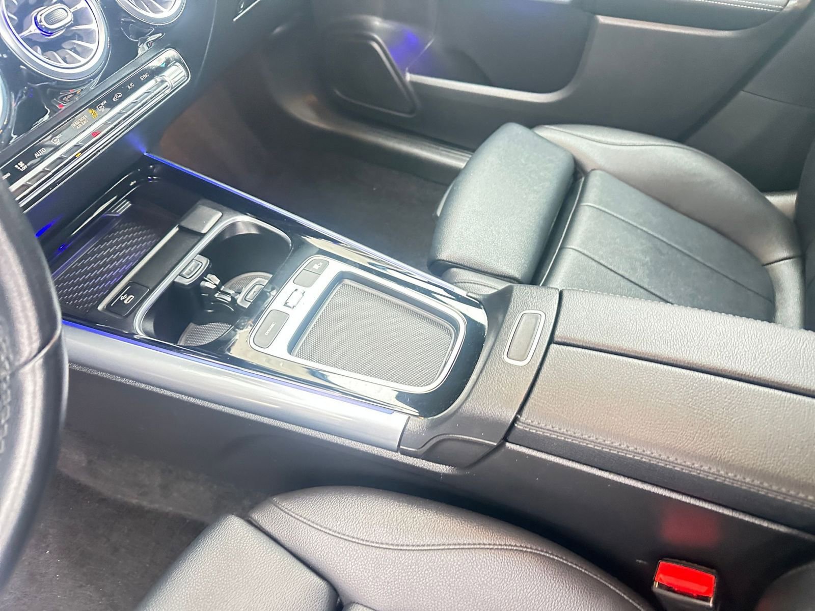 Used 2025 Mercedes-Benz GLA 250 4MATIC image 41