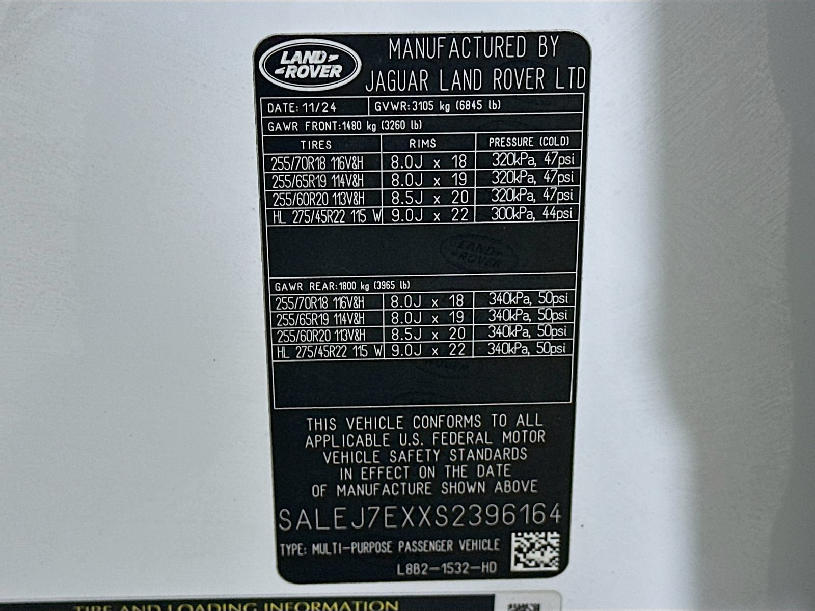 Used 2025 Land Rover Defender 110 S AWD/4WD image 45