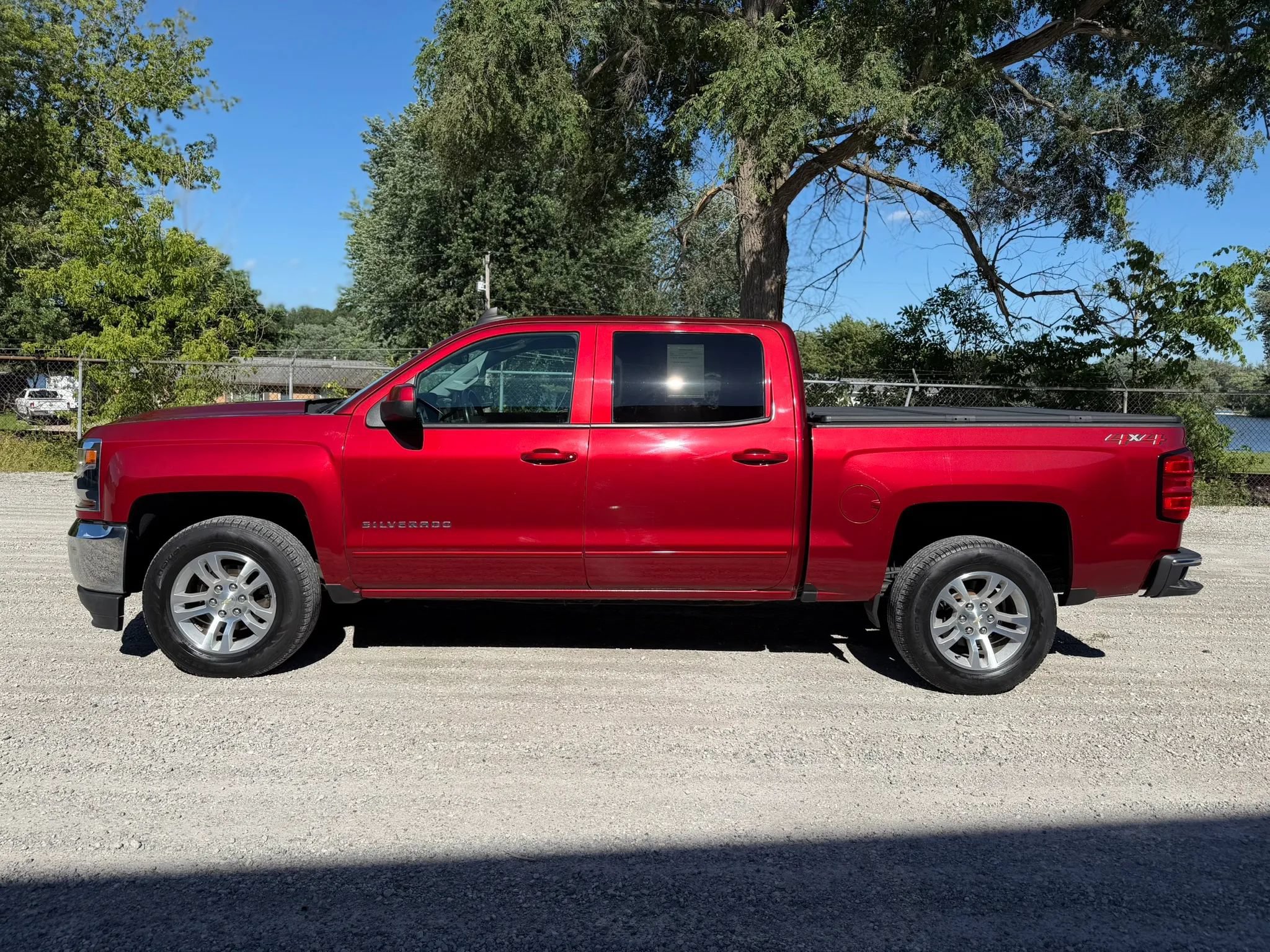 Used 2018 Chevrolet Silverado 1500 LT w/ All Star Edition AWD/4WD image 8