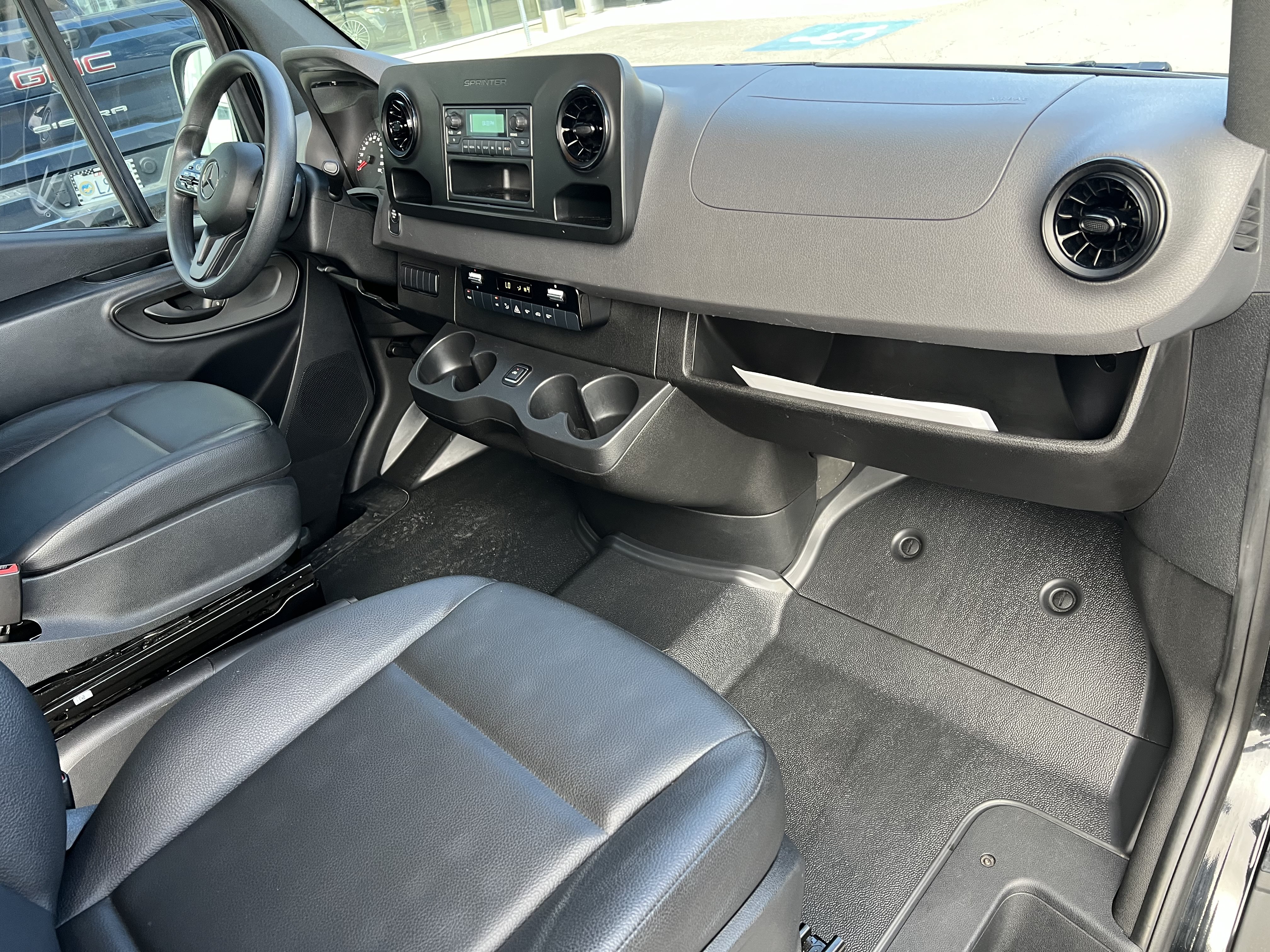 Used 2023 Mercedes-Benz Sprinter 2500 image 22