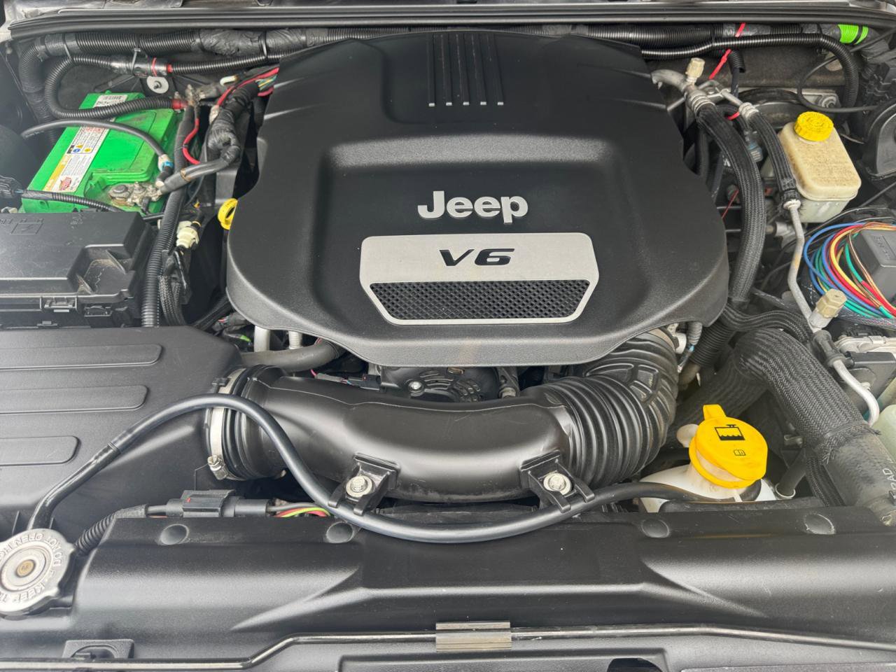 Used 2016 Jeep Wrangler Unlimited Sport w/ Connectivity Group AWD/4WD image 37