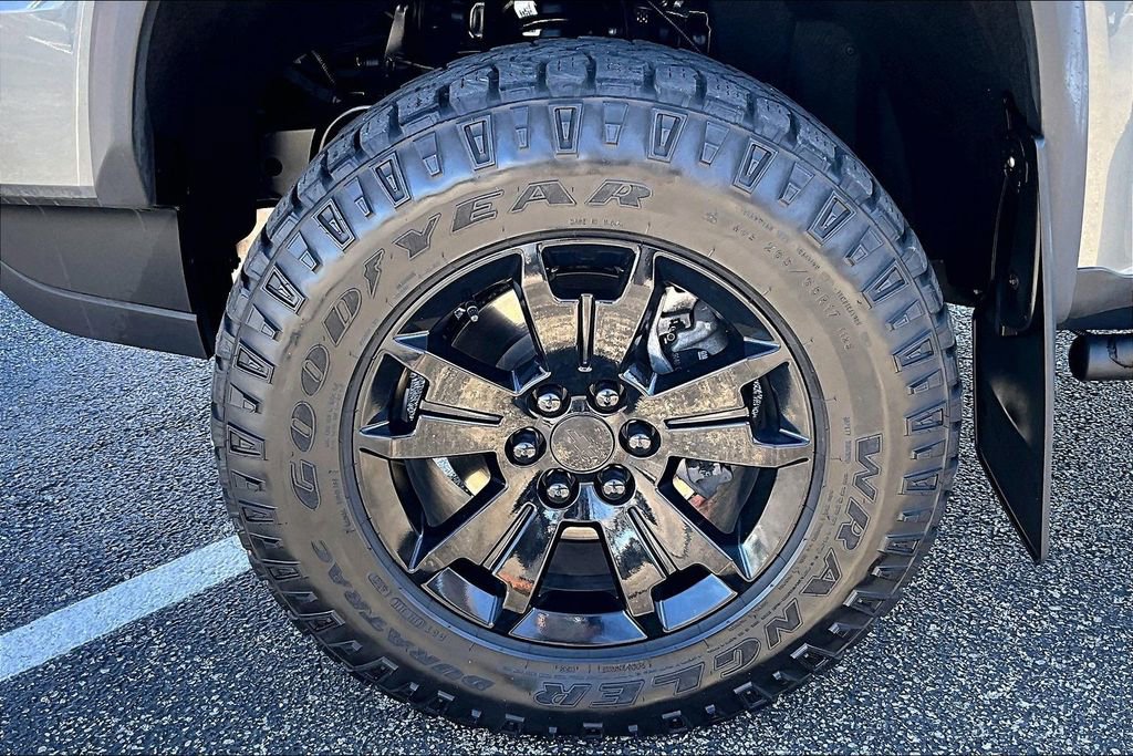 Used 2022 Chevrolet Colorado ZR2 w/ ZR2 Dusk Special Edition image 11