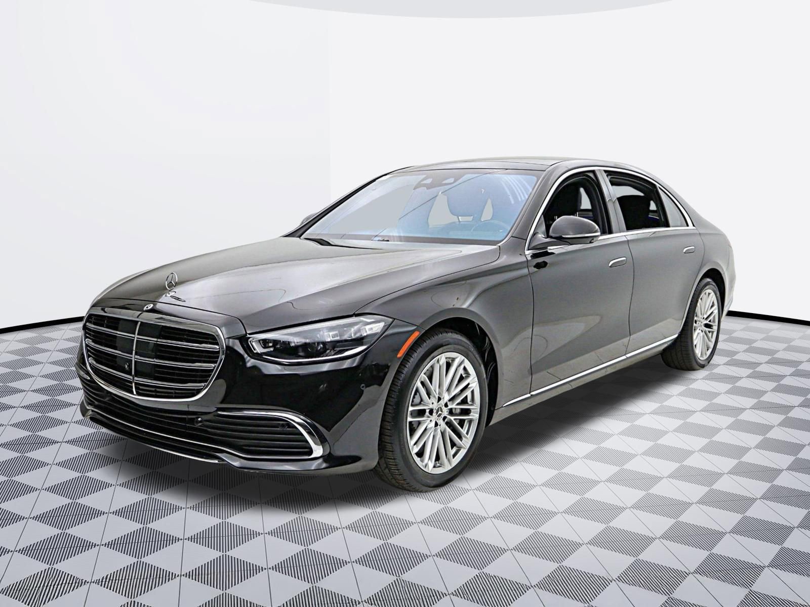 Used 2023 Mercedes-Benz S 580 4MATIC Sedan image 2