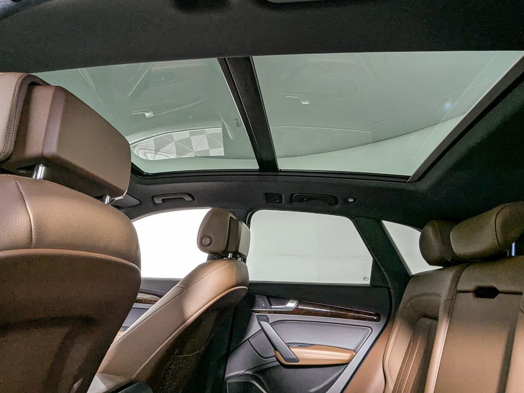 Used 2018 Audi Q5 Prestige w/ Prestige Package image 12
