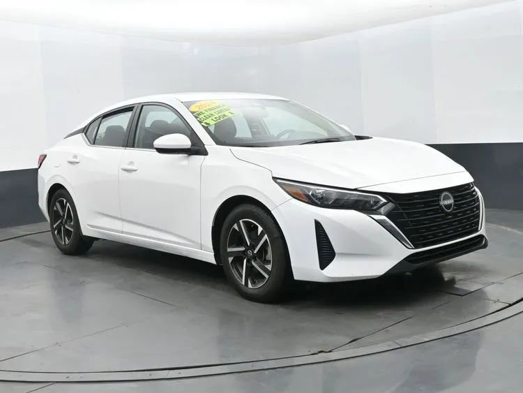 Used 2024 Nissan Sentra SV FWD image 2